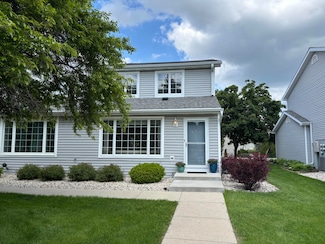 10320 W Whitnall Edge Cir Unit A, Franklin, WI 53132