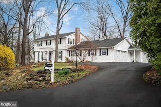 3850 S Hillview Rd, Allentown, PA 18103