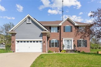 925 Rolling Creek Dr NE, Cedar Rapids, IA 52402
