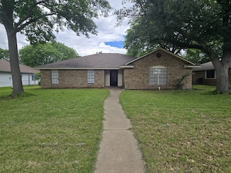925 Shell Ln, Lancaster, TX 75146