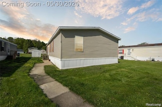 29 Fox Hound Ct, Grand Blanc, MI 48439