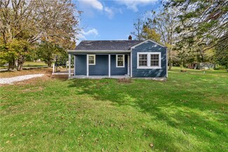 1500 Crandall Rd, Tiverton, RI 02878