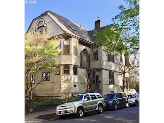 812 SW Saint Clair Ave Unit 3, Portland, OR 97205
