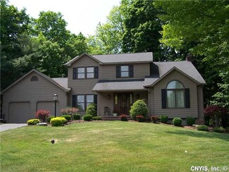 4374 Stonington Cir, Syracuse, NY 13215
