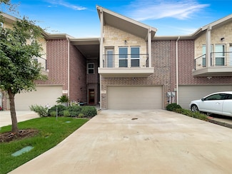 5704 Woodlands Dr, Lewisville, TX 75056