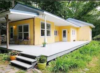 16 Illing Dr, Woodbourne, NY 12788