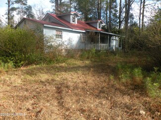 186 Cheverolet Dr, Delco, NC 28436