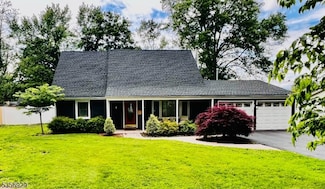 10 Evergreen Rd, Somerset, NJ 08873