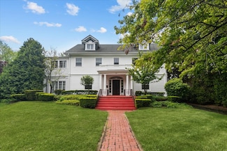 336 Leicester Rd, Kenilworth, IL 60043