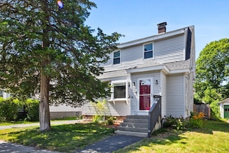 7 Hanson St, Wakefield, MA 01880