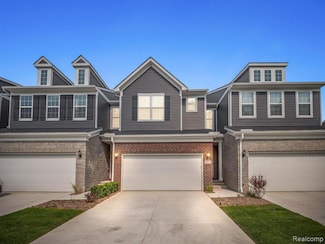 4837 Glenora Dr, Lake Orion, MI 48359