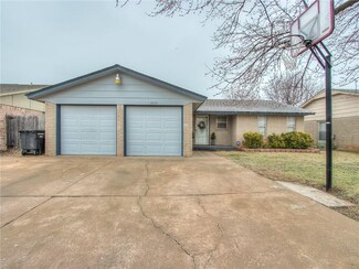2212 Kings Rd, Moore, OK 73160