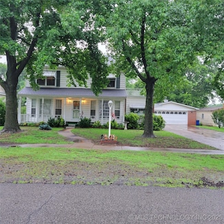 807 N Parkinson Ave, Wagoner, OK 74467