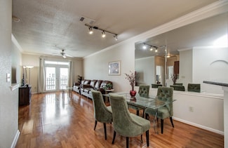 1711 Old Spanish Trail Unit 401, Houston, TX 77054