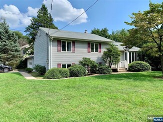 350 Knickerbocker Rd, Tenafly, NJ 07670
