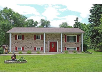 696 Scenery Hill Rd N, Wellsburg, WV 26070