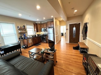 165 Hampshire St Unit 2, Cambridge, MA 02139