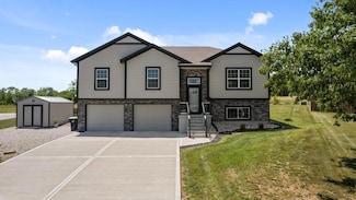 3102 Katy Trail Dr, Harrisonville, MO 64701