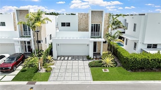 10330 NW 68th St, Doral, FL 33178