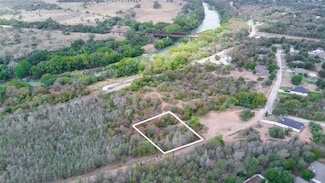 307 Kahana Ln, Bastrop, TX 78602