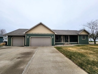 2903 Adkins Dr, Yankton, SD 57078