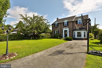 21 Pickwick Ln, Newtown Square, PA 19073