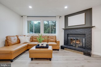 8234 Crestmont Cir, Springfield, VA 22153