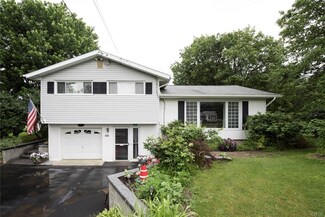 49 Elbridge St, Jordan, NY 13080