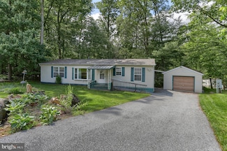 10 Ash Dr, Manheim, PA 17545