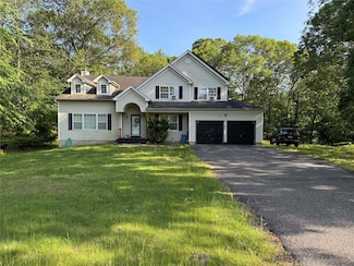 64 Barbara Ln, Middle Island, NY 11953