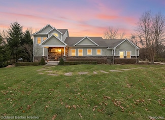 214 Presidio Dr, Ortonville, MI 48462