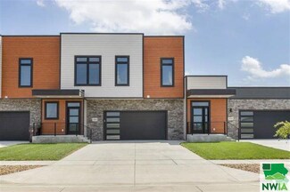 2624 Flatwater Dr, South Sioux City, NE 68776