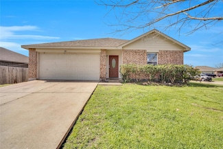 221 Meadowcrest Dr, Terrell, TX 75160