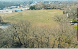 109 S Osage St, Grove, OK 74344