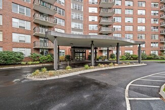 280 Boylston St Unit 313, Chestnut Hill, MA 02467
