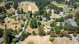 1415 Schaeffer Rd, Sebastopol, CA 95472