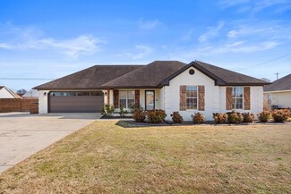 302 E Pershing Ave, Muscle Shoals, AL 35661