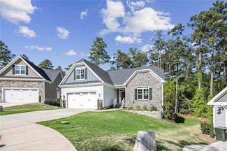 216 Sundew Ct, Southern Pines, NC 28387