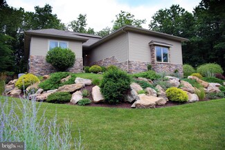 20 Point of Woods, Hazleton, PA 18202