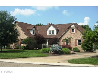 5601 Foxchase Ave NW, Canton, OH 44718