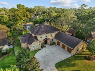 713 Bayou Crest Dr, Dickinson, TX 77539