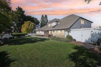 2021 Oak Glen Dr, Vista, CA 92081