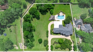 206 Greenbriar Ave, Friendswood, TX 77546