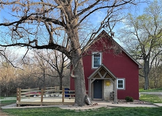 1277 E 2400th Rd, Eudora, KS 66025