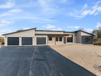 11126 Wagon Box Dr, Belle Fourche, SD 57717