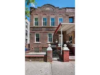 445 E 95th St, Brooklyn, NY 11212