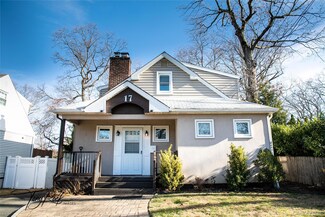 17 Glamford Ave, Port Washington, NY 11050