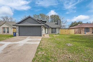 313 Allison Ln, Fort Worth, TX 76140