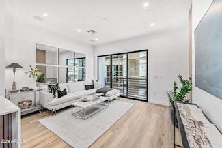 4220 N 32nd St Unit 38, Phoenix, AZ 85018