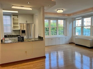70 Oceana Dr E Unit 2G, Brooklyn, NY 11235